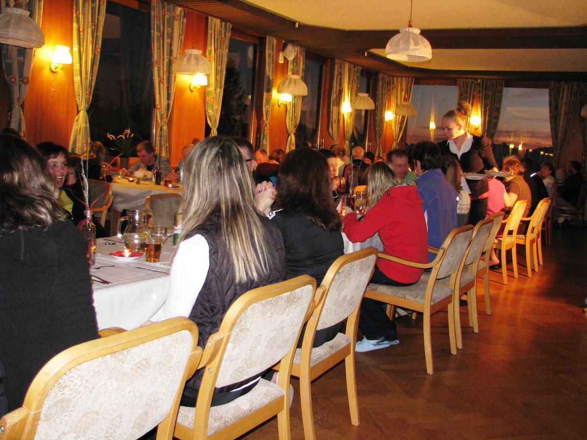 Hotel Alpinum Treffen Esterno foto