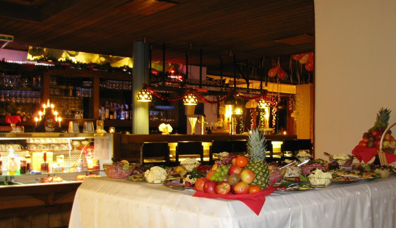 Hotel Alpinum Treffen Esterno foto