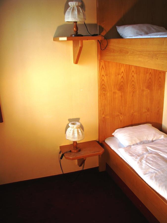 Hotel Alpinum Treffen Esterno foto