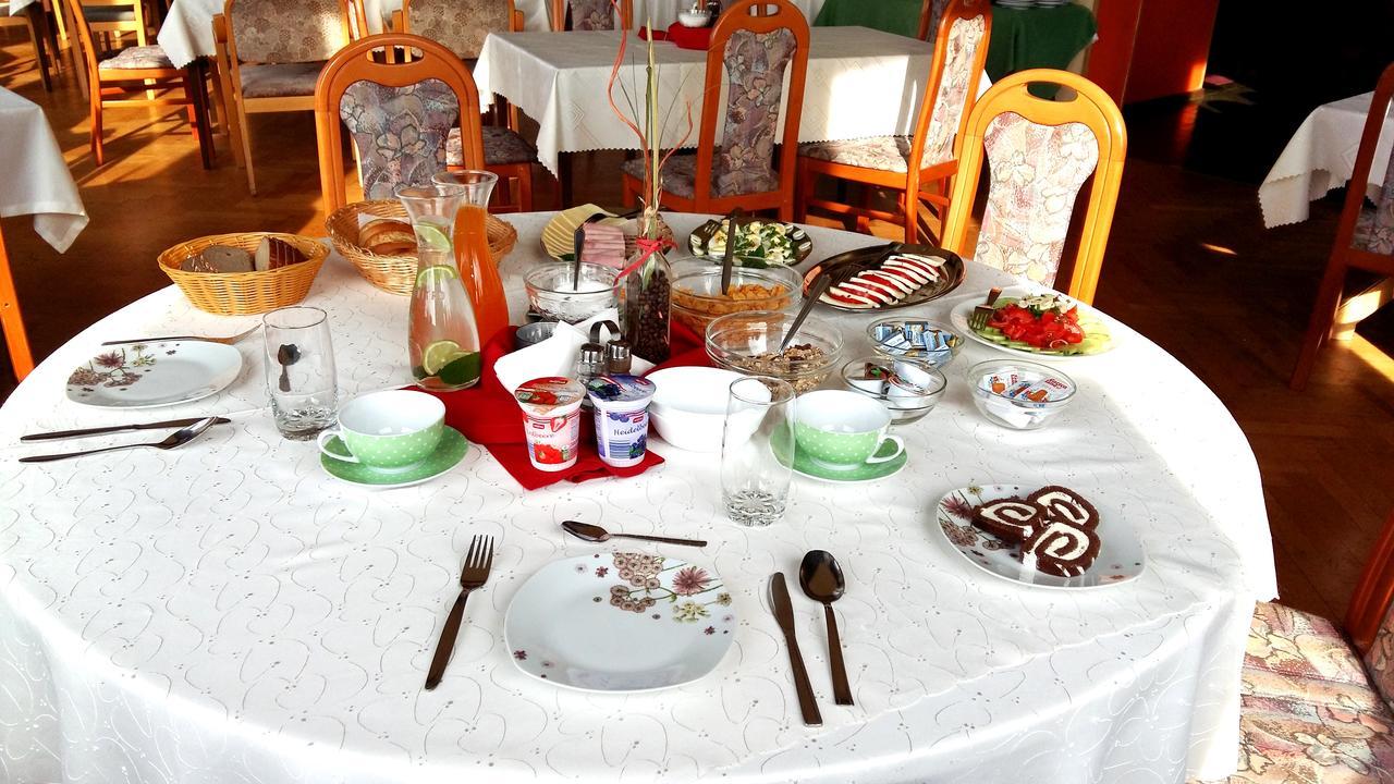 Hotel Alpinum Treffen Esterno foto