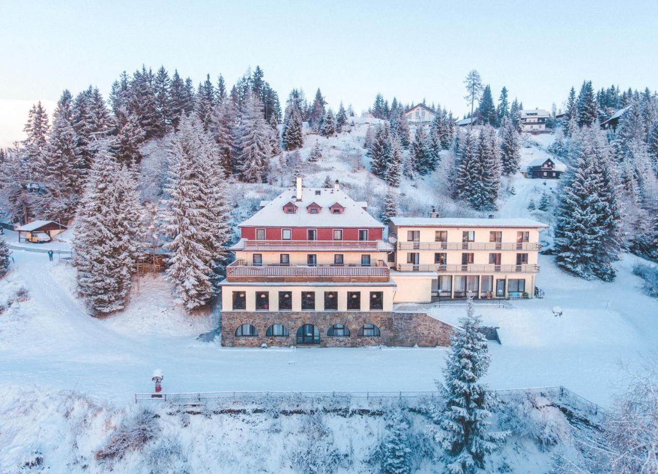 Hotel Alpinum Treffen Esterno foto