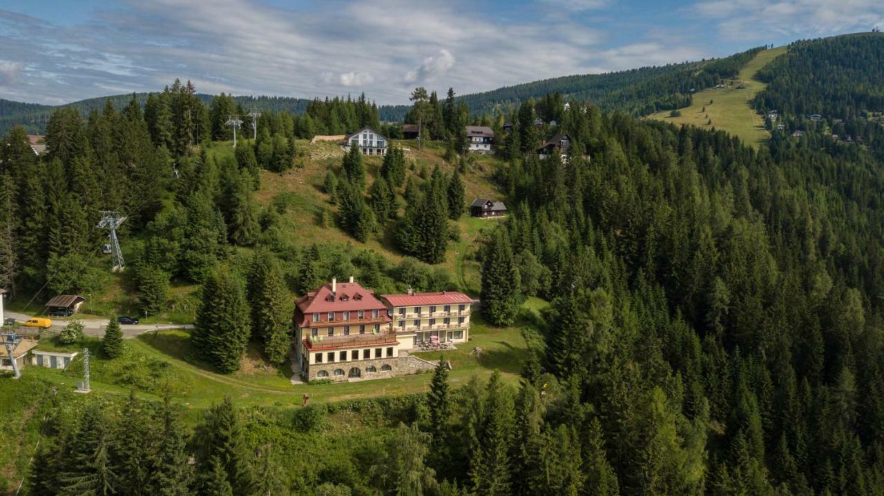 Hotel Alpinum Treffen Esterno foto