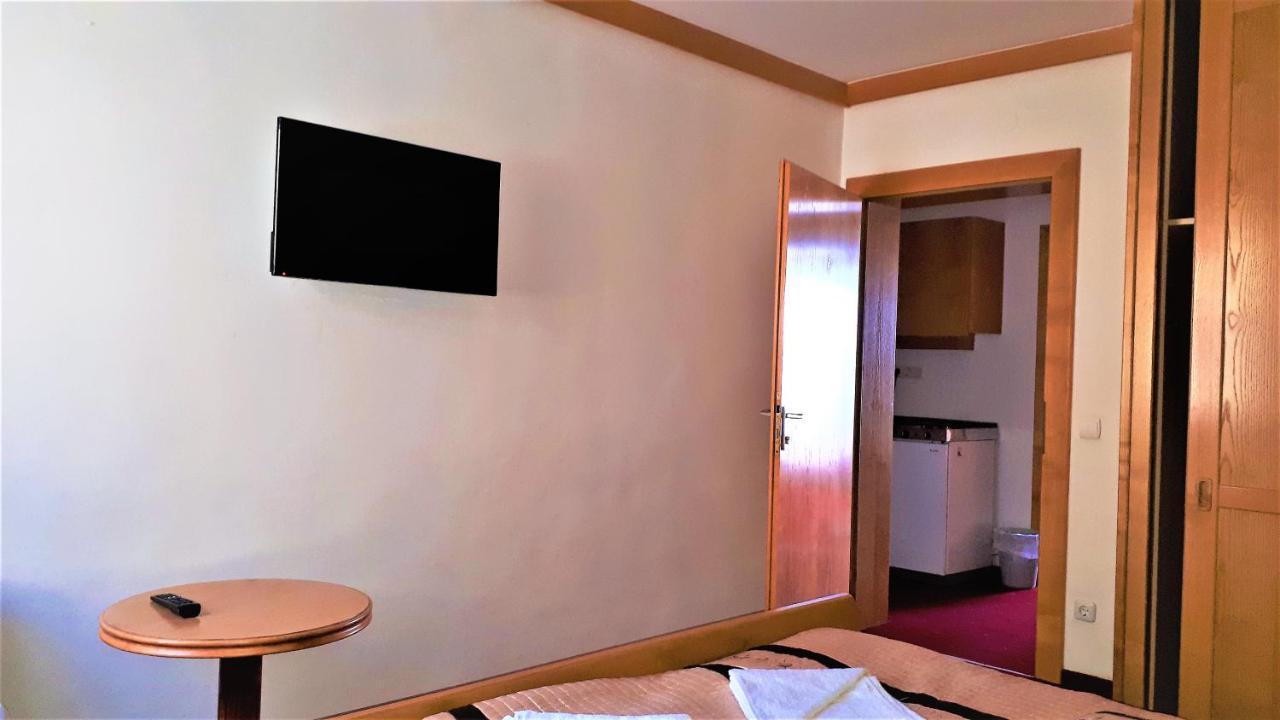Hotel Alpinum Treffen Esterno foto